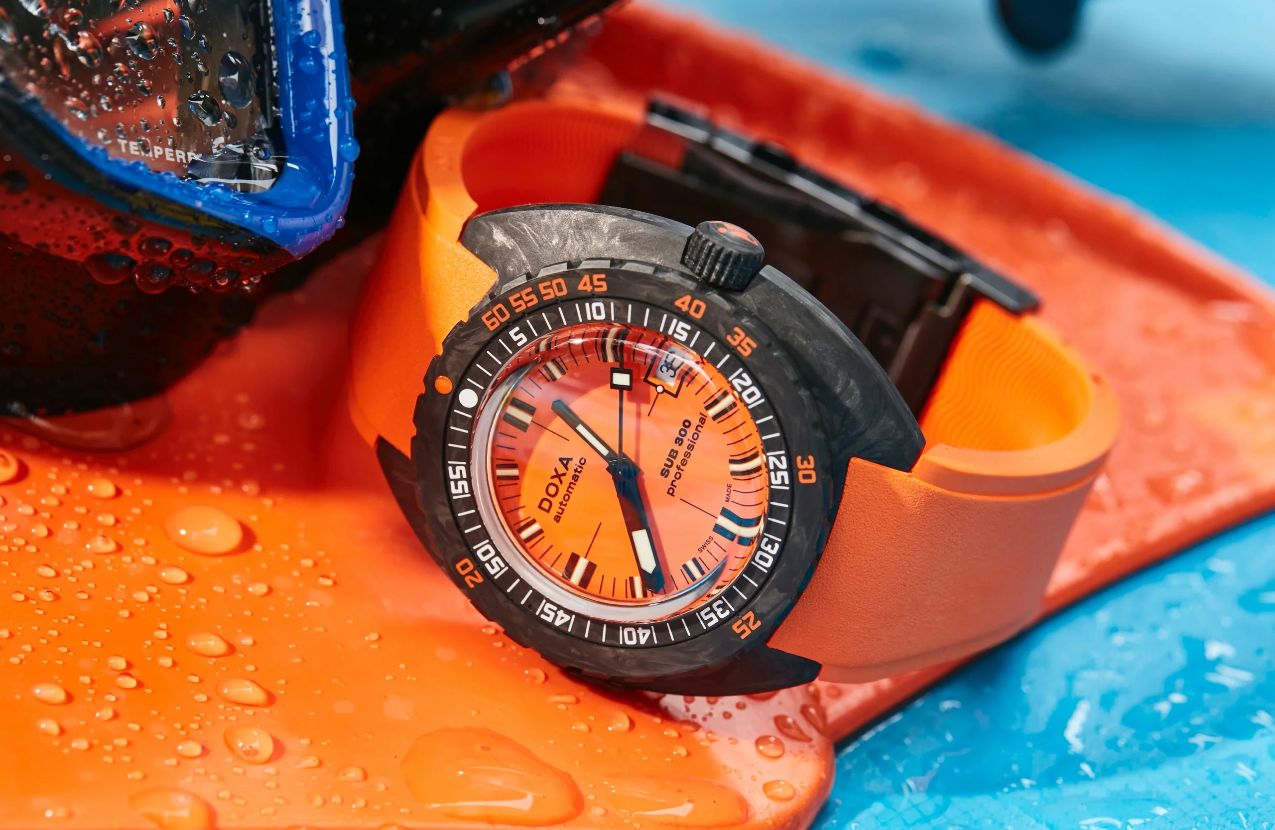 Doxa-Watch-Carbon-Fiber-Case-Orange-Rubber-Watch-Strap